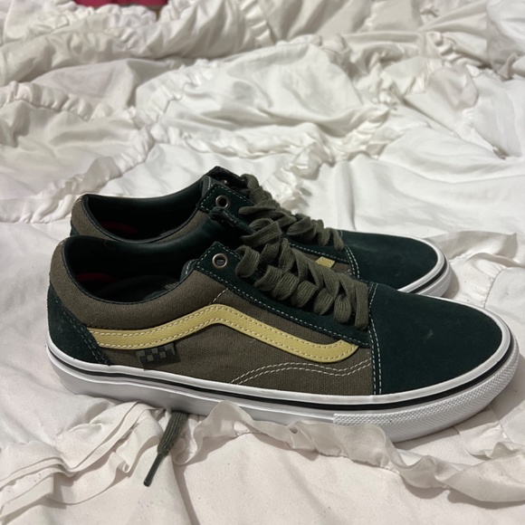 ARMY Green Vans - Picture 4 of 5